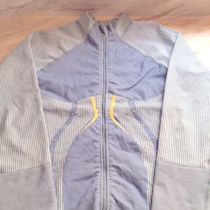 Fabletics Cassidy Seamless Jacket
Size: S Color:Slate Blue/Sky Way/Meyer
$69.95